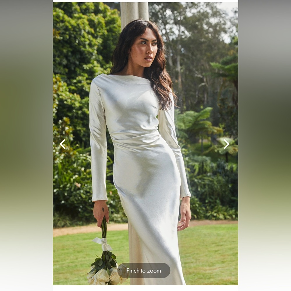 Selfie Leslie satin midi dress